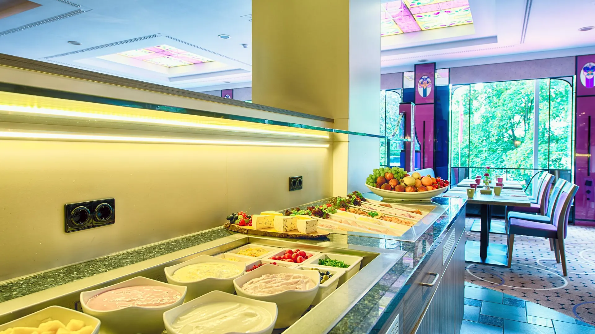 Leonardo Hotel Munich Arabellapark 4*,