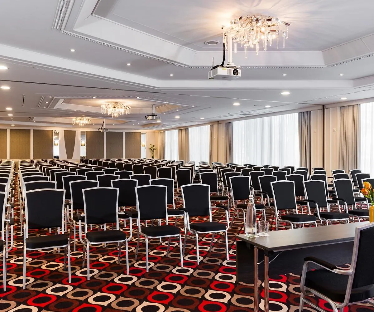 Leonardo Hotel Munich Arabellapark 4*,