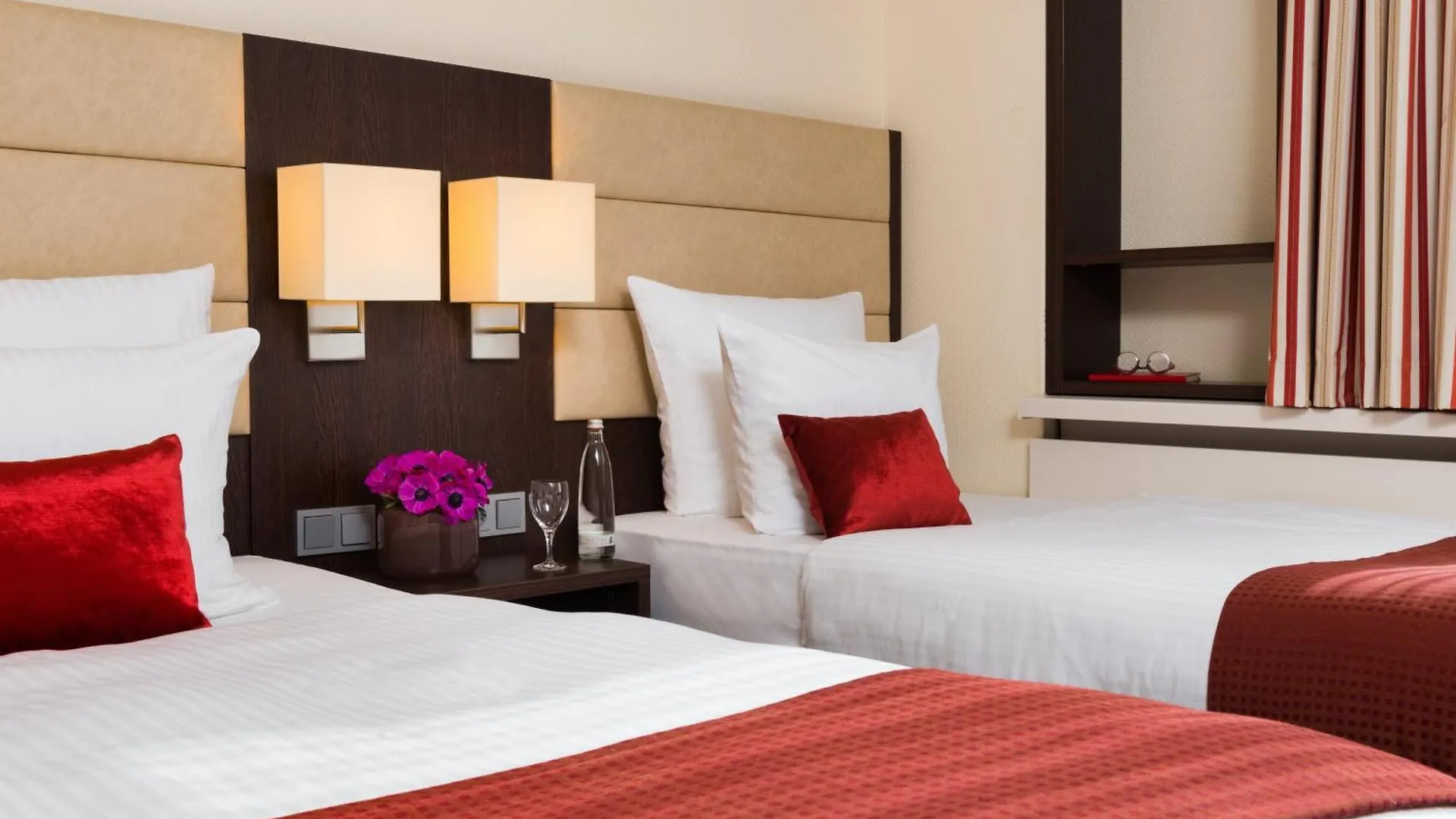 Leonardo Hotel Munich Arabellapark 4*,